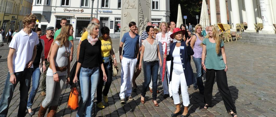 Die Ausbildung zum Gästeführer umfasst Wissenswertes zur Stadtgeschichte und Kultur, zu Besonderheiten und Sehenswürdigkeiten in Schwerin, Foto: Andreas Dürst/Studio 301