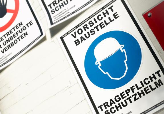 Sturz von der Leiter, Ausrutscher mit der Motorsäge, Hantieren mit Asbest: Wer in Schwerin auf dem Bau oder in der Landwirtschaft arbeitet, hat ein besonders hohes Risiko, im Job einen Unfall zu haben oder krank zu werden
