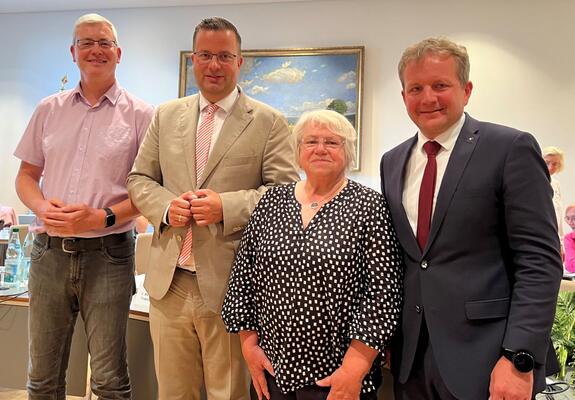 In der konstituierenden Sitzung der Stadtvertretung wurden am Montagabend die drei Mitglieder des Präsidiums der Stadtvertretung in drei voneinander unabhängigen geheimen Abstimmungen gewählt.