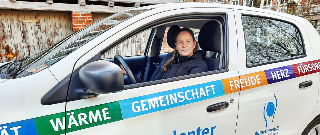 Schon ihre Mutter war im Pflegebereich tätig und ihr ein Vorbild. Vor 17 Jahren hat Anne-Marie Karnetzki im Augustenstift zu Schwerin dann selbst eine Ausbildung zur Pflegefachkraft gemacht.