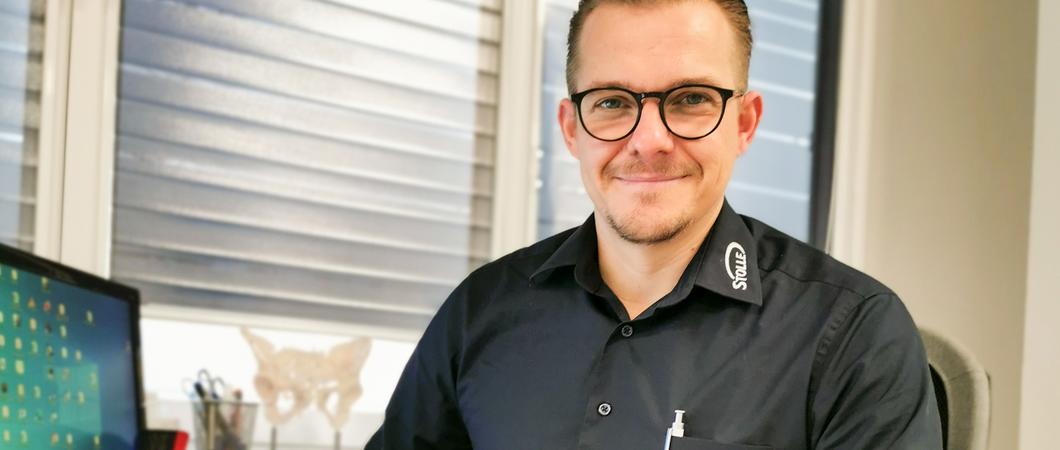 Er ist ein Schnellsprecher und Schnelldenker – besonders letzteres hilft Andreas Albath, wenn er neurophysiologische Fälle bei STOLLE analysiert.