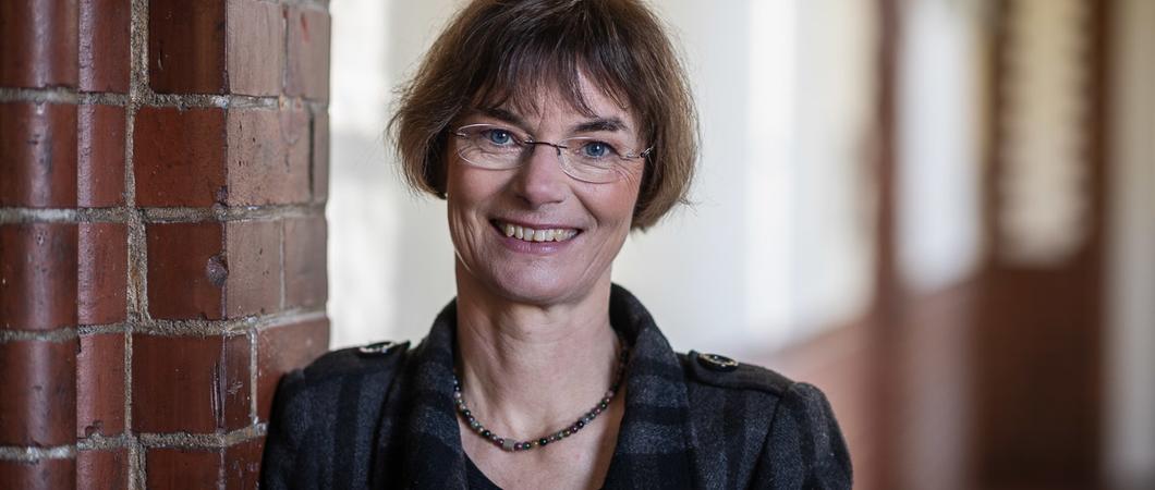 Die Autorin Kathrin Sobotha-Heidelk feiert ihre Buchpremiere am 31. März in der Stadtbibliothek, Foto: Jörn Lehmann
