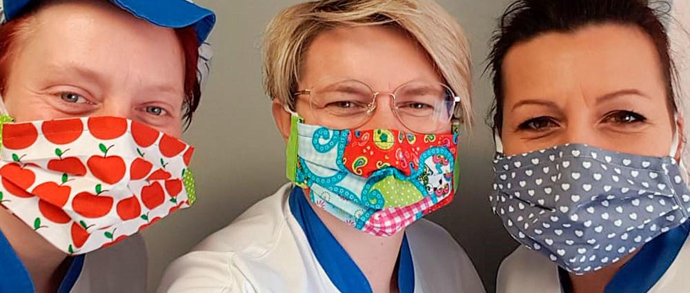 V.l.: Die WDS-Mitarbeiterinnen Martina Panknin, Agnieszka Lempa und Renata Albin mit den ersten Masken
