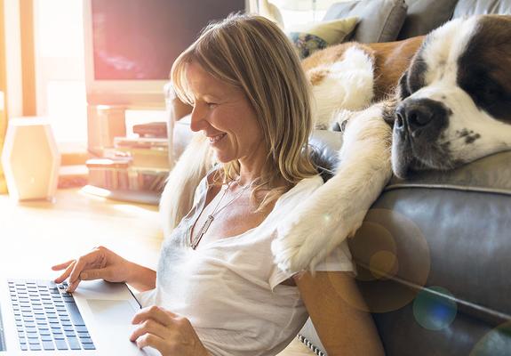 Mit Online-Banking ganz bequem von zu Hause Überweisungen tätigen