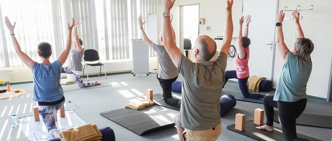 Im April startete der erste Kurs „Yoga für Menschen mit Krebserfahrung“ in den Helios Kliniken Schwerin. Wegen der großen Nachfrage gibt es ab September weitere Kurse.