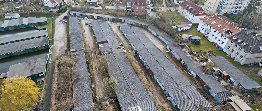 Der aus den 1970er Jahren stammende Garagenkomplex Schwälkenberg wird ab dem 8. August 2022 vollständig abgerissen und beräumt.