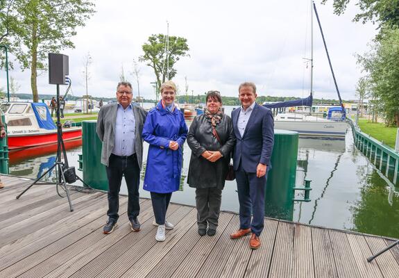 Mit dem Fahrgastschiff auf die Insel Kaninchenwerder übersetzen und bei einem Spaziergang die Natur genießen, dieses Vergnügen ist ab dem kommenden Wochenende wieder möglich.