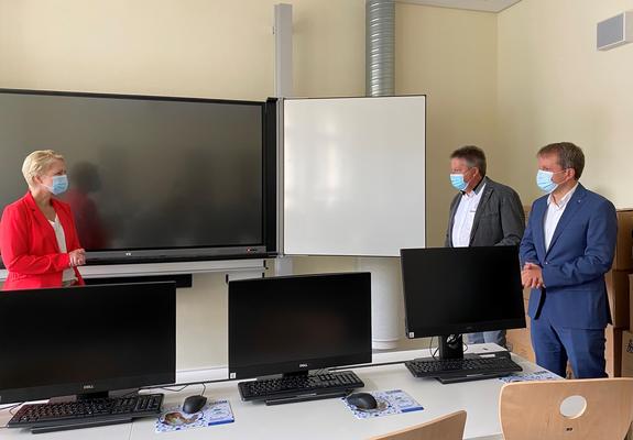 Feierliche Schlüsselübergabe für Regionale Schule „Erich Weinert“