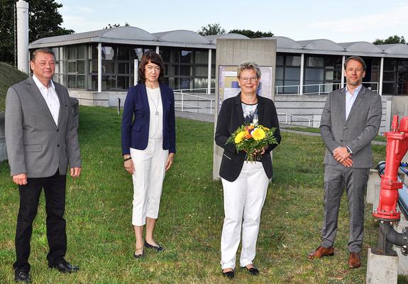 Ein hohes Maß an Wertschätzung, welches Beate Bürger entgegengebracht wird, galt immer ihrer Persönlichkeit. Es war nie den vielen Positionen gezollt, die sie in 33 Jahren beruflicher Tätigkeit in der Wasserwirtschaft inne hatte.