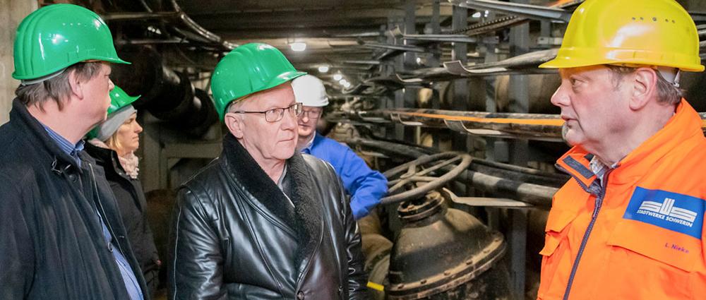 Mitte Februar besichtigten Mitglieder des SAE-Werkausschusses mit großem Interesse den unterirdischen Kollektor auf dem Großen Dreesch