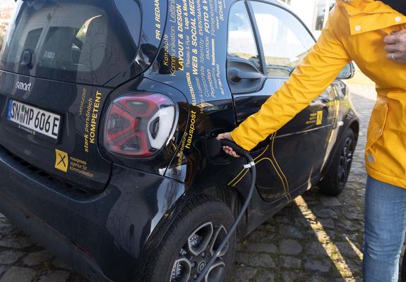 Ganz sicher und bequem lässt sich das E-Auto mit einer eigenen Wallbox laden