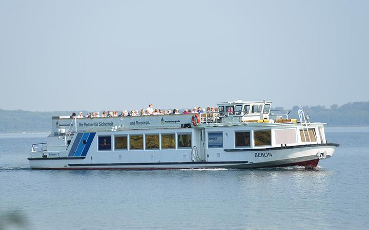 Weisse-Flotte-auf-Schweriner-See c maxpress content 1