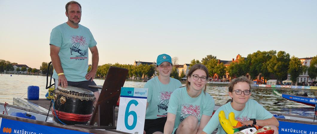 Mehr als 100 Helfer stehen – wie im Vorjahr – dem Drachenbootfestival zur Seite, Foto: Barbara Arndt