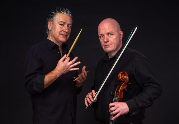 Paolo Eleodori (l.) und Ulrich Maiß zeigen ihre aktustische Performance am 20. Oktober in der Kunsthalle im E-Werk, Foto: Hartmut Braun