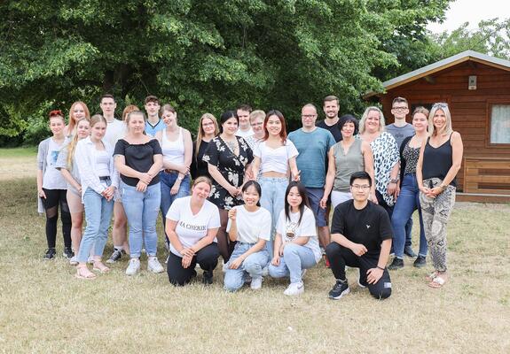 Azubitreffen aller Jahrgänge mit ihren Praxisanleitern im vergangenen Sommer.