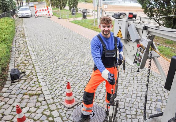 Rund 60 Kilometer legt ein kleines, mit einer Kamera bestücktes Fahrzeug pro Jahr zurück, um unter der Erde den Zustand von Kanälen zu erfassen und zu dokumentieren.