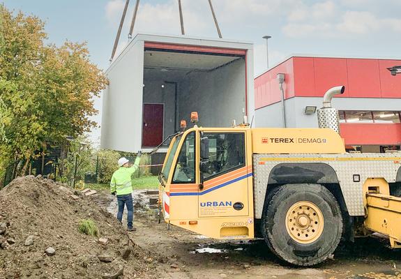 Die fliegende Garage für die Warnitzer Feuerwehr