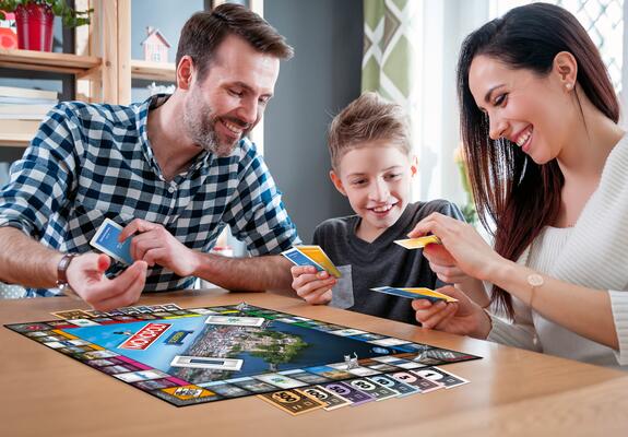 Das große Interesse an der Schweriner Monopoly-Version zeigte sich schon im Vorfeld, als die Einwohner aufgerufen waren, Vorschläge für die Straßen und Plätze auf dem Spielfeld zu machen, Foto: Polar Games
