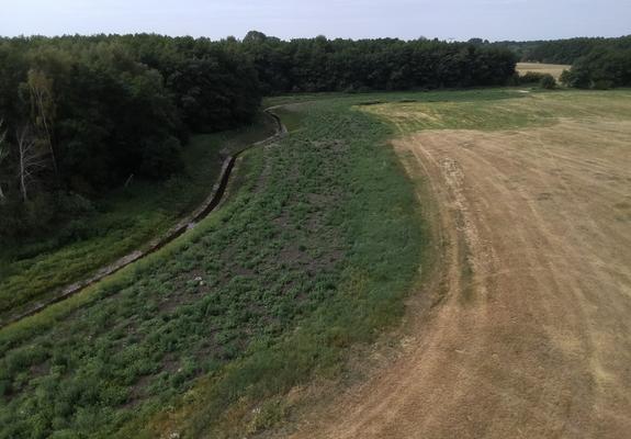 Entrohrter Abschnitt des Koppelgrabens (südlich vom Margaretenhof) nach Fertigstellung der Hochwasserschutzmaßnahme im Juli 2019