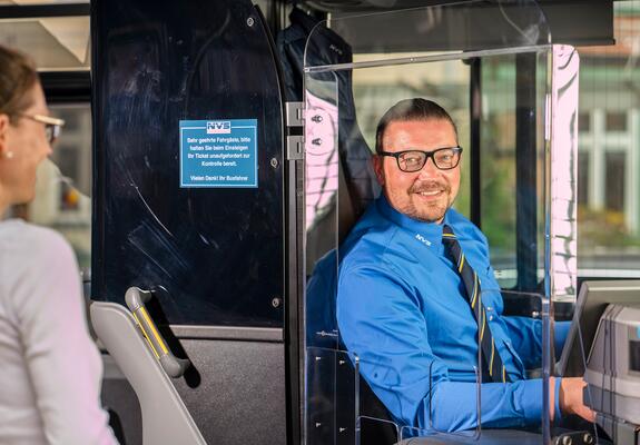 Ein Scanner ersetzt den vorderen Entwerter für die klassischen Papierfahrscheine | Foto:NVS