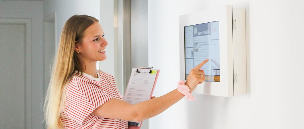 Die SWG geht einen weiteren Schritt bei der Digitalisierung wichtiger Prozesse. Zukünftig lösen internetfähige Infotafeln die guten alten Aushänge in den Hausaufgängen ab
