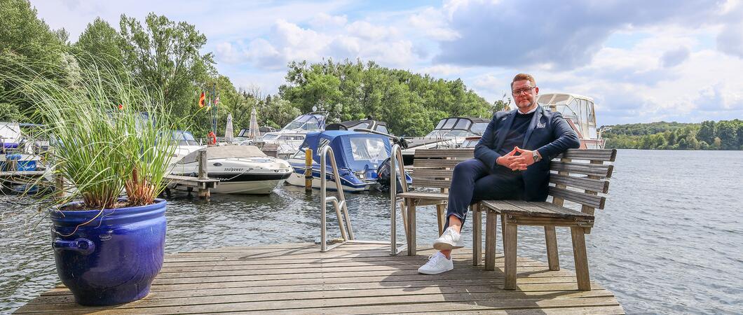 Das Seehotel ist ein Traditionshaus mit bewegter Geschichte und voller Entwicklungen. Erst im Februar hat die Leitung gewechselt – und René Stolle startet mit einer Vielzahl an Ideen durch.