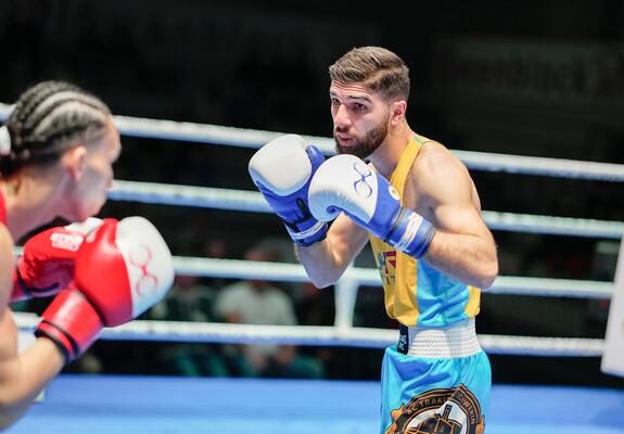 Auch Boxer Razmik Sargsyan (Foto,r.) kämpft im Finale um den Titel | Foto: Andrea Ifodi
