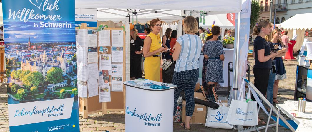 Am 24. August veranstaltet die UdW GmbH in Kooperation mit der Stadt Schwerin und weiteren Partnern den zweiten Jobaktionstag. Von 11 bis 18 Uhr präsentieren sich bis zu 40 Unternehmen auf dem Alten Garten.