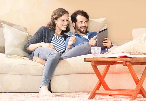 Mit dem Smartphone oder dem Tablet – daheim oder mobil – Kontoumsätze abfragen und Überweisungen vornehmen, das erledigen Sparkassen- Kunden täglich mit ihrer S-App und in der Internet-Filiale
