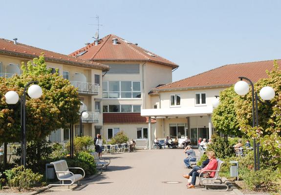 Mehr als 30.000 Patienten wurden bisher in der Helios Klinik Leezen behandelt. Mittlerweile sind dort mehr als 600 hochqualifizierte Mitarbeiter tätig
