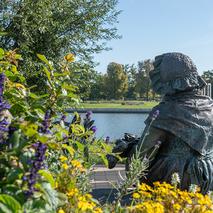 Skulptur-Denkmal-Schwerin-Bertha-Klingberg c maxpress content 3