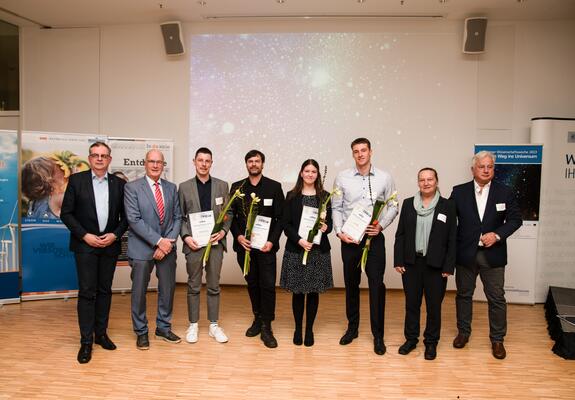 Heute endet die elfte Schweriner Wissenschaftswoche, die in diesem Jahr unter dem Schwerpunktthema „Auf den Weg ins Universum” stattfand.