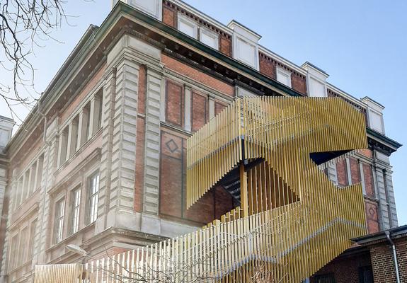 Blickfang für Denkmal- und Brandschützer: die neue Rettungsweg-Treppe