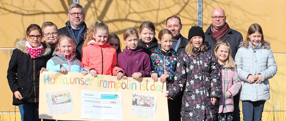 Beim Projekt „10.000 für 10“ konnten sich die Schülerinnen und Schüler über eine Spende von 2.000 Euro freuen