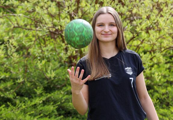 Als Schülersprecherin kann Lucia Dressler aktiv am Schulgeschehen im Sportgymnasium mitwirken. Es ist ein wichtiges Amt, um verschiedene Ideen der Schüler einzubringen und umzusetzen.