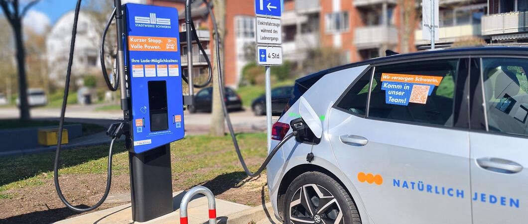 Inhaber von Ladekarten oder Spontan-Lader können rund um die Uhr Strom tanken und bequem zahlen | Foto: Stadtwerke Schwerin