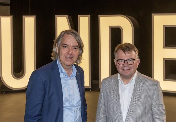 Rund 93.800 Besucherinnen und Besucher kamen 2022 zu den ca. 450 Vorstellungen und Konzerten des Mecklenburgischen Staatstheaters in Schwerin, Parchim und auf Abstechern.