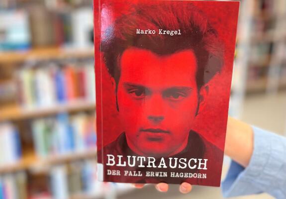 Autor Marko Kregel stellt sein Buch „Blutrausch - der Fall Erwin Hagedorn“ in der Stadtbibliothek Schwerin vor, Foto: LHS/Stadtbibliothek Schwerin