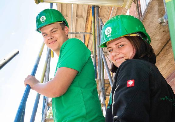V.l.: Nikolas Giese und Maria Voigt haben bereits die erste Baustelle besucht