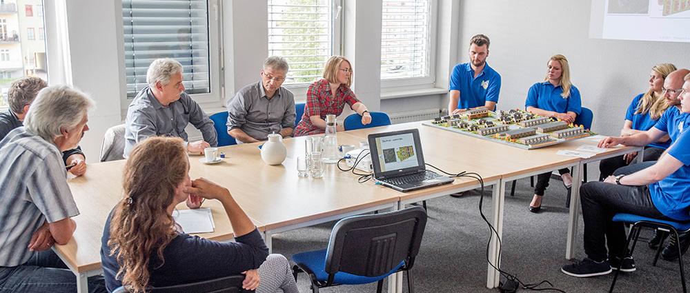 Regelmäßig tragen die Auszubildenden der WGS Verantwortung für eigene Projekte, entwickeln selbstständig Ideen und halten Präsentationen