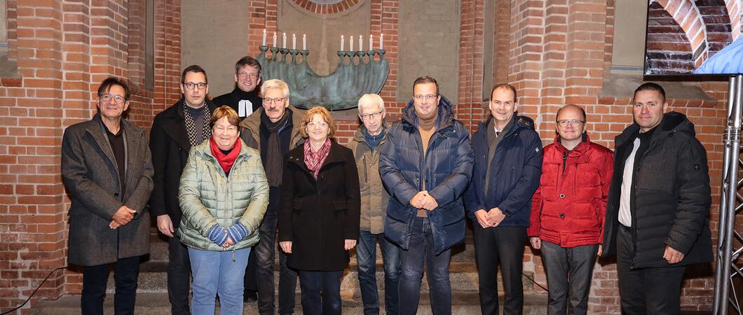 1863, also vor 160 Jahren, wurde der Grundstein für die aus rotem Backstein erbaute Trauerkapelle auf dem heute denkmalgeschützten Alten Friedhof Schwerin gelegt.
