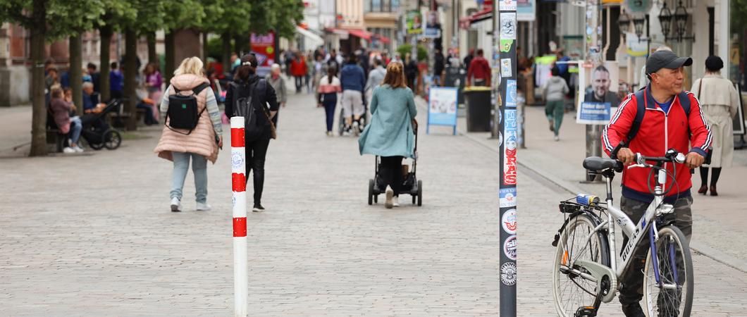 Mit dem Rad vom Süden der Innenstadt entspannt über die Mecklenburgstraße in Richtung Norden fahren und dabei die Fußgängängerzone nutzen – so lautete der Plan der Stadt.