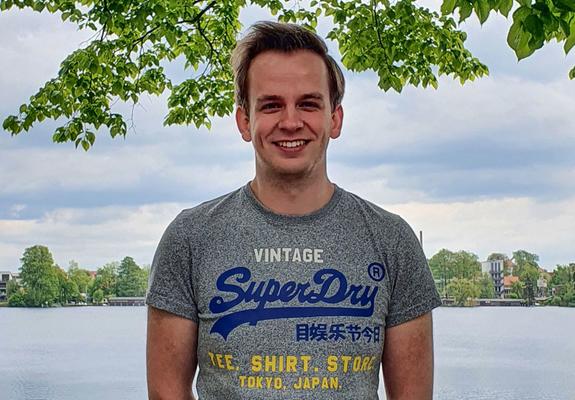Malte Rönckendorf möchte den Freizeitlook wieder gegen Jobkleidung tauschen