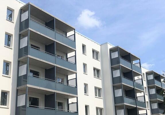 Individualität und Komfort werden die neuen Wohnungen im Quartier am Monumentenberg auszeichnen. 2022 fiel der Startschuss für umfangreiche Modernisierungsarbeiten in den Fünfgeschossern aus den 1970er-Jahren. Ab sofort können sich Interessenten melden.