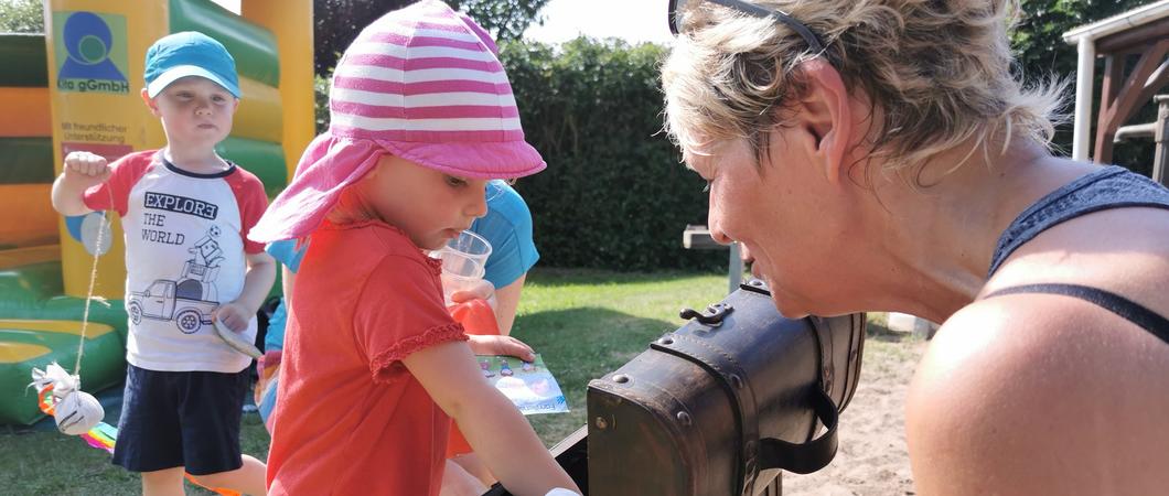 Sonne satt und gelockerte Corona-Bedingungen – besser hätten es die „Plappermäulchen” der Kita gGmbH nicht treffen können. Das Familiensportfest konnte wie geplant am vergangenen Freitag stattfinden.