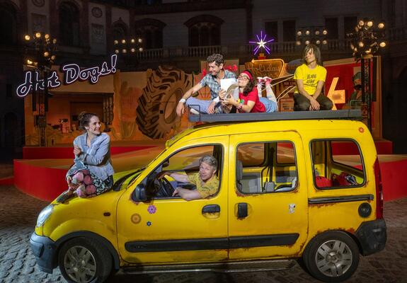 14 Vorstellungen von „Little Miss Sunshine“ sind bis 22. Juli im sommerlichen Innenhof des Schweriner Schlosses zu erleben, Foto: Silke Winkler