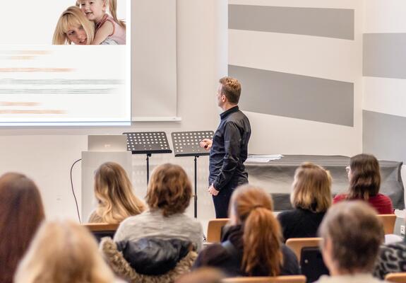 „wir2 Bindungstraining“ soll über Schwerin hinaus wirken. Hierfür sind weitere Träger gefragt.