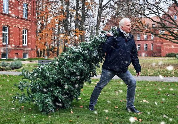 Die Tage werden immer kürzer und kälter und damit stehen Weihnachten und das neue Jahr schon bald vor der Tür. Für viele Menschen ist das Jahresende eine Zeit der Ruhe und Besinnung, in der sie die zurückliegende Zeit reflektieren und von der Zukunft