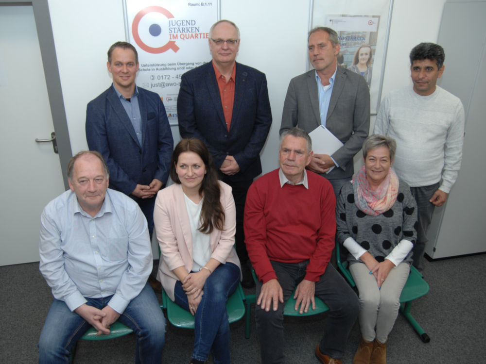 Das Team aus Mitarbeiter der AWO, von RegioVision und des Fachdienstes Jugend ist zufrieden mit dem Verlauf der ersten Monate von „Jugend stärken im Quartier”