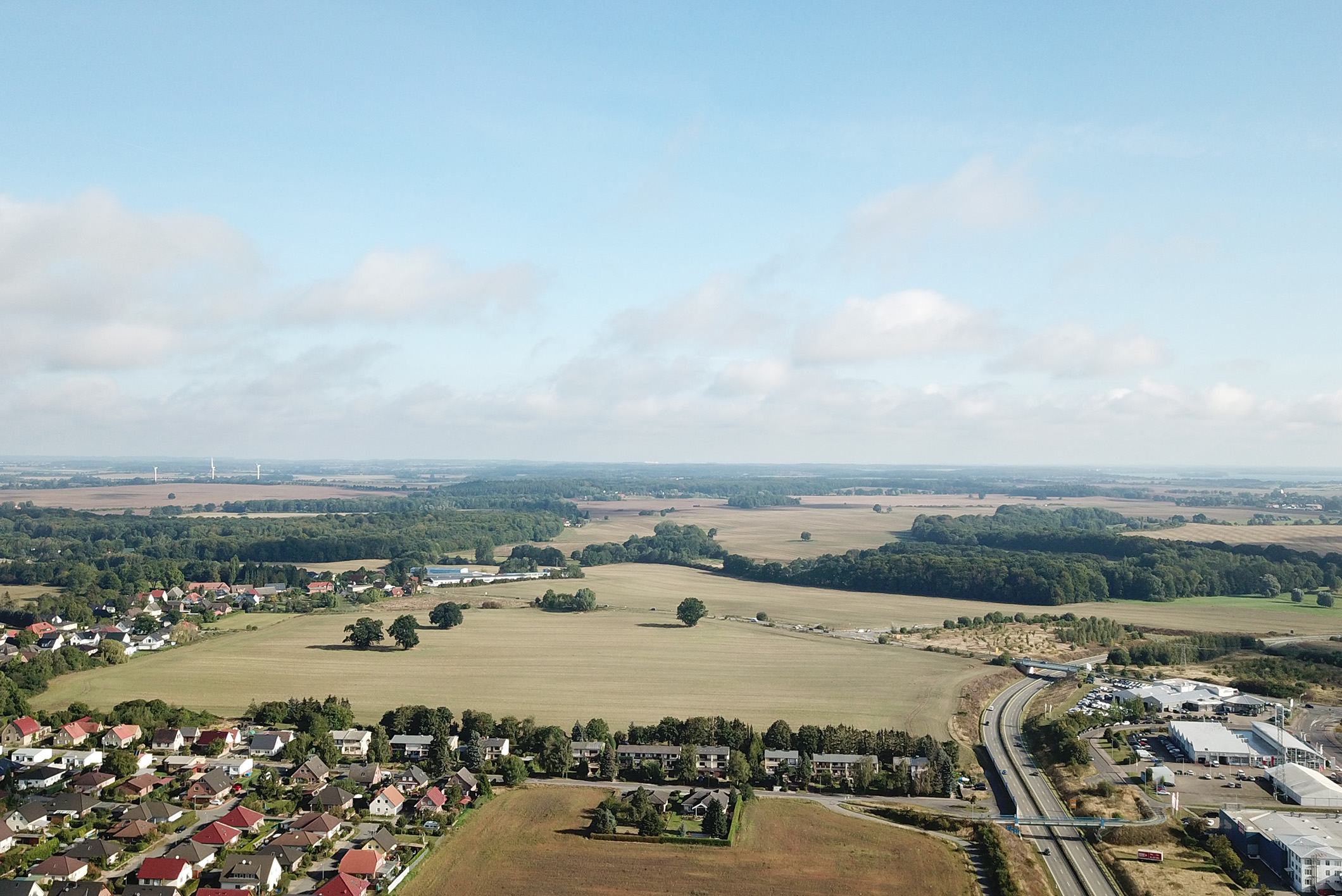 Noch ist es eine grüne Wiese – das Warnitzer Feld wird zu einem grünen, sozial durchmischten Wohnquartier entwickelt